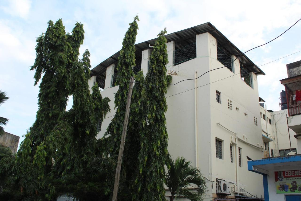 Rembo Hotel Mombasa Exterior photo